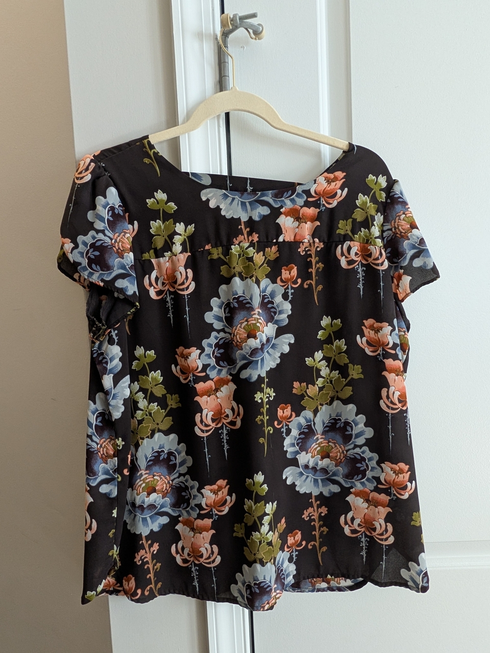 LOFT Black Floral Short Sleeve Blouse with Blue and Coral Flowers